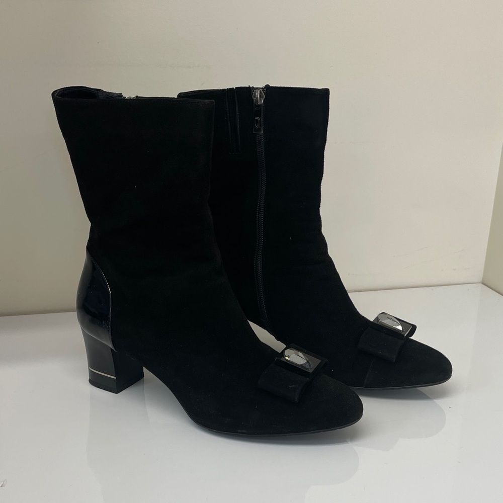 Fabiani Elegant Suede Black Women's Ankle Boots